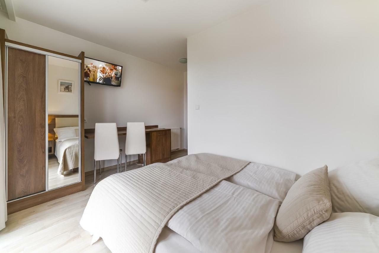 Apartamenty I Pokoje Goscinne Relax 야스타르니아 외부 사진