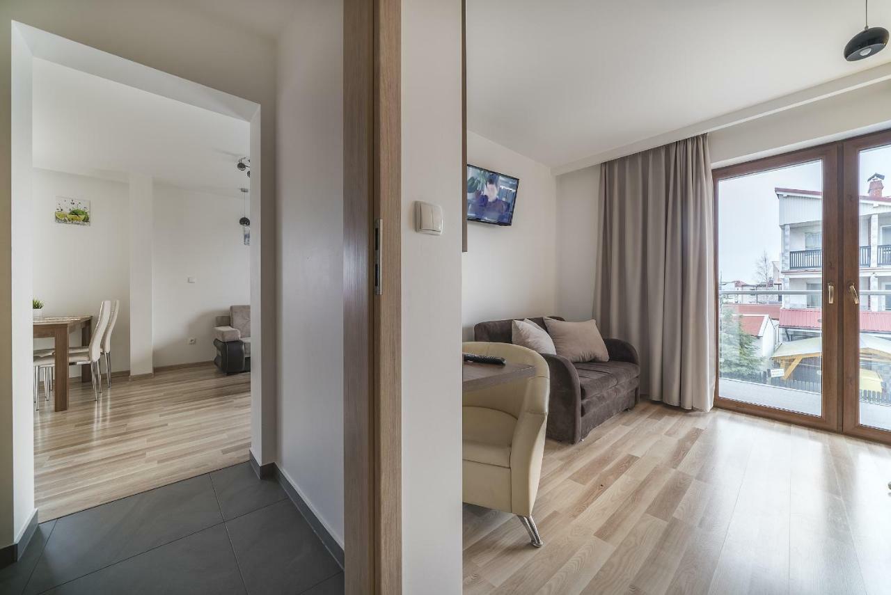 Apartamenty I Pokoje Goscinne Relax 야스타르니아 외부 사진