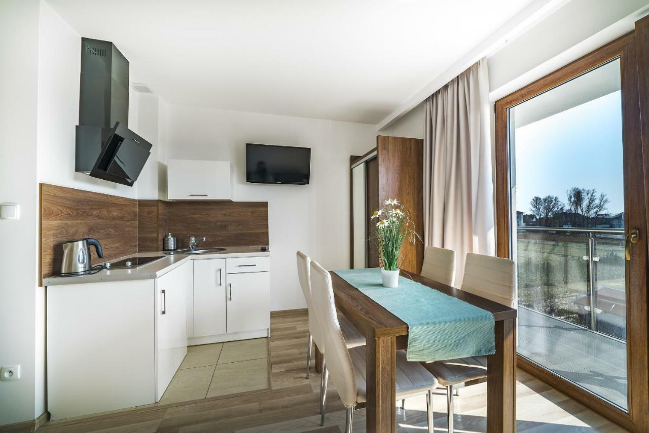 Apartamenty I Pokoje Goscinne Relax 야스타르니아 외부 사진